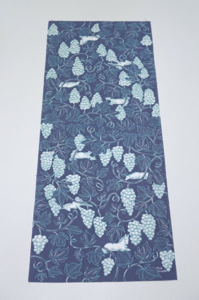 画像6: 手ぬぐい｜戯れるシリーズ　ウマとブドウ（ネイビー）　-Pink Giraffe- (6)